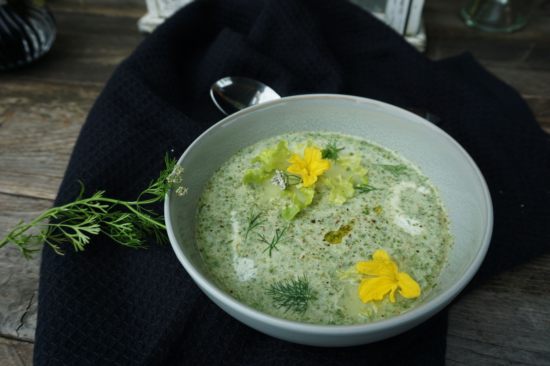 Read more about the article Salatsuppe