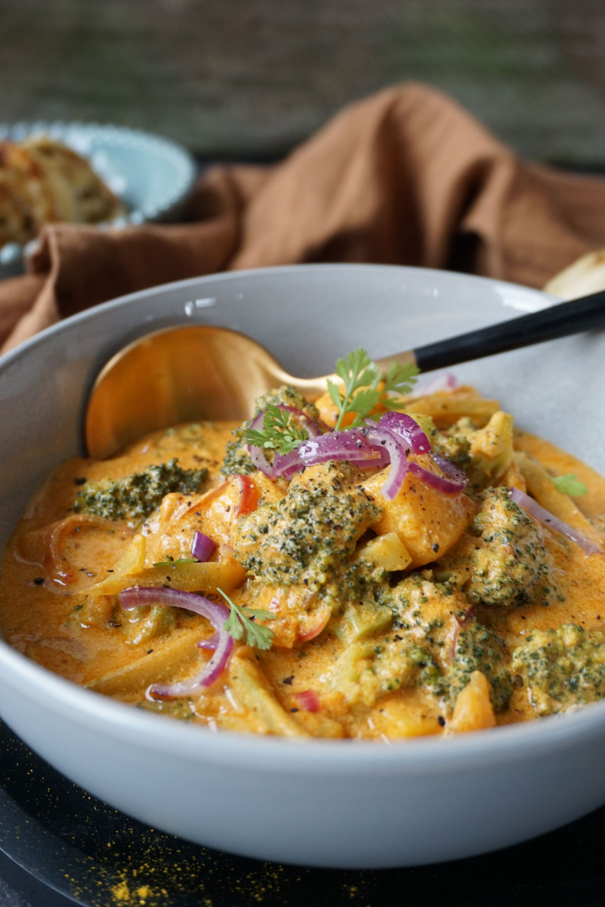 Read more about the article Brokkoli Butter Curry mit Mango