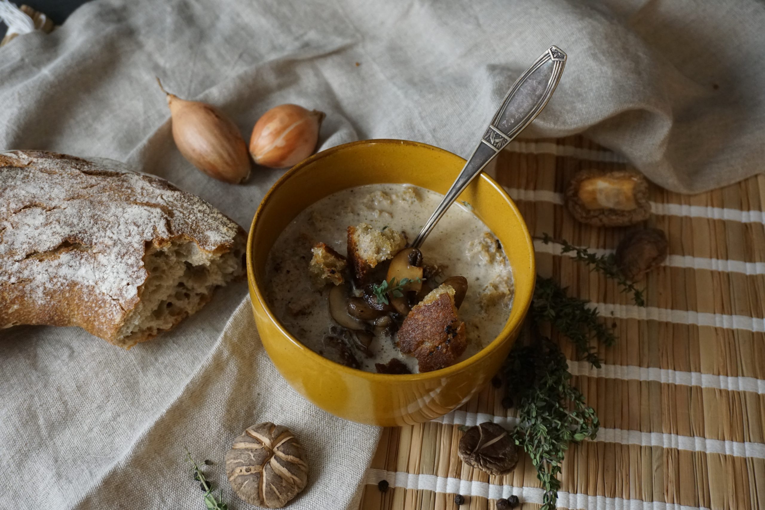 Read more about the article Champignoncremesuppe mit Croutons